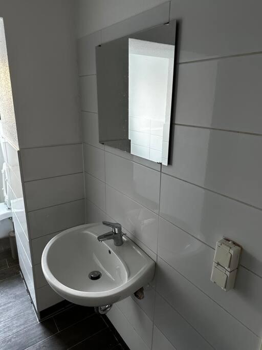 Zentrumsnahes Monteurszimmer Erfurt Esterno foto
